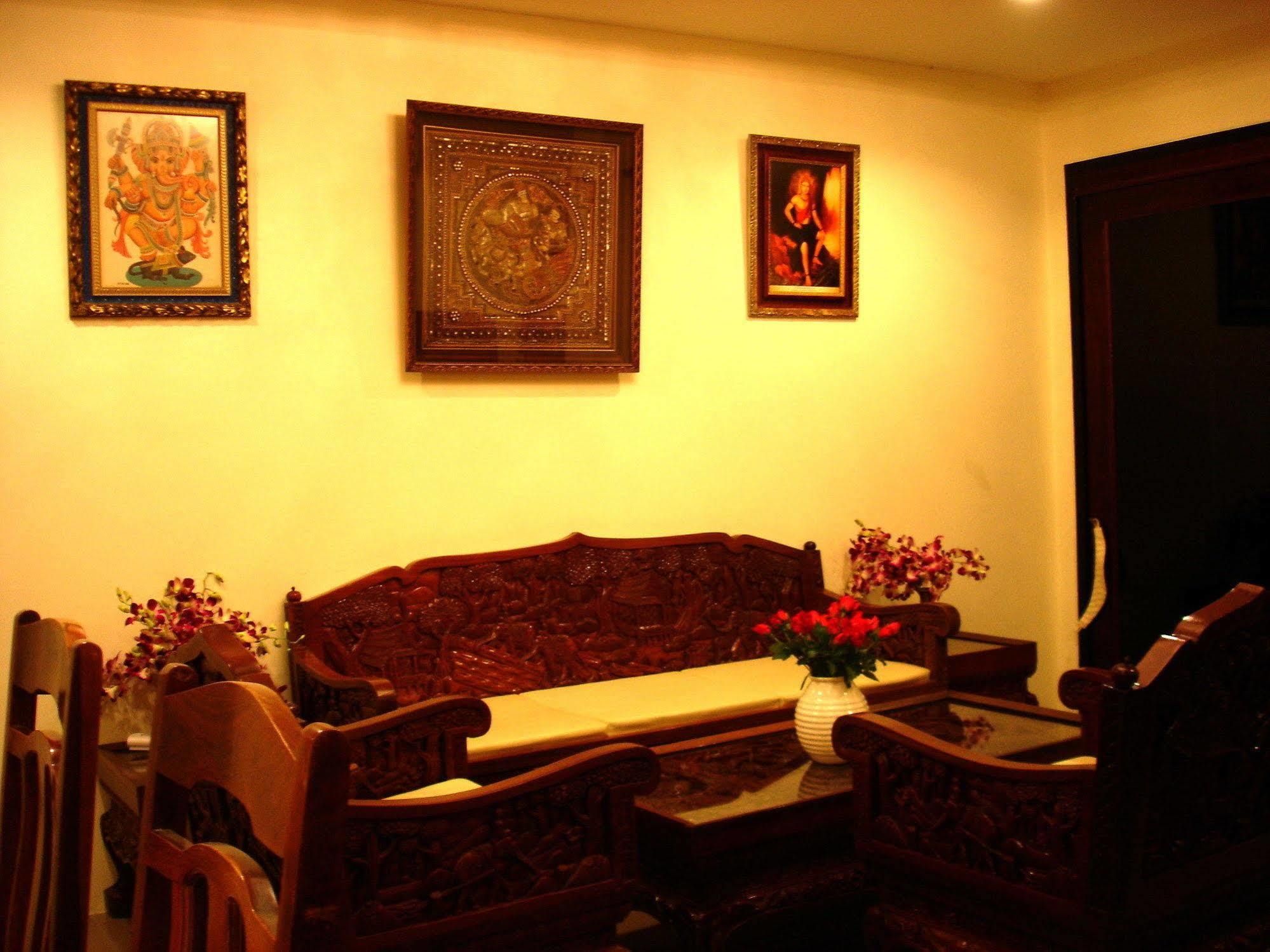 The Bang Khun Phrom Suites Bangkok Ngoại thất bức ảnh