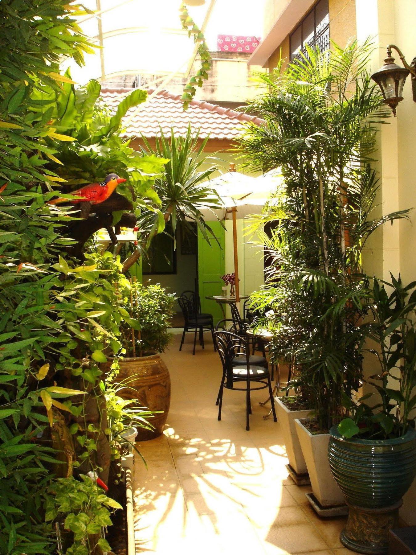 The Bang Khun Phrom Suites Bangkok Ngoại thất bức ảnh